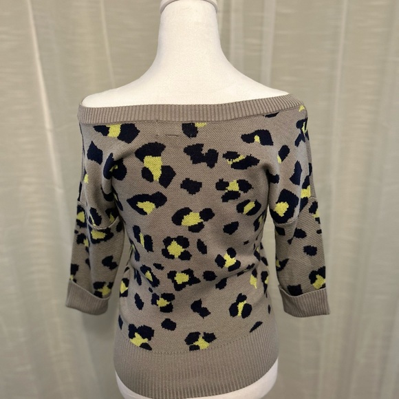 Takeout Sweater For Women Leopard Print Size Small - Picture 2 of 7